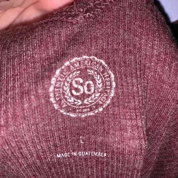 SO Women’s Large V-Neck Sweater - Picture 3 of 3